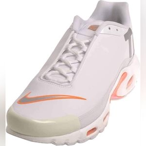 Nike Mens Air Max Plus TN SE, White/Metallic Silver, Size 11.5
